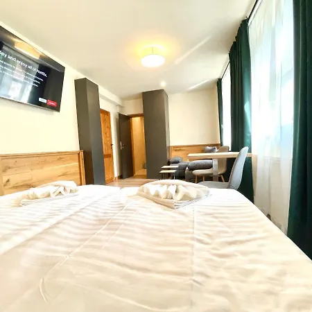 Pinus Slovensky Raj - Cingov Dependance Gæstehus Smižany