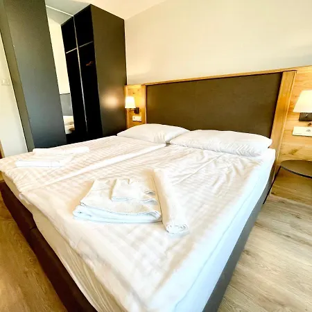 Pinus Slovensky Raj - Cingov Dependance Gæstehus 3*