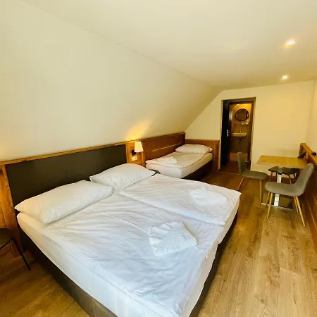 Pinus Slovensky Raj - Cingov Dependance Gæstehus 3*